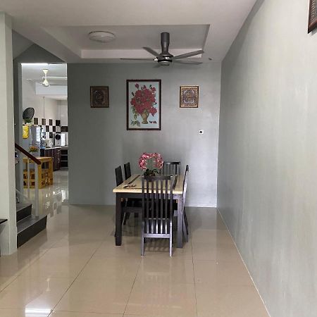 Makmur Homestay Taiping Eksteriør billede