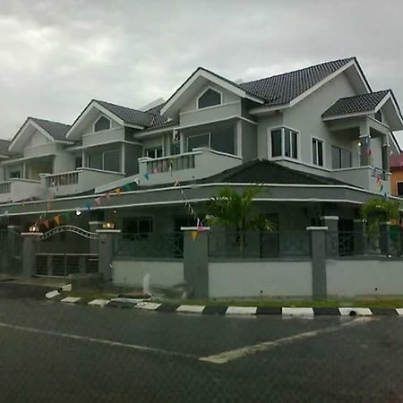 Makmur Homestay Taiping Eksteriør billede