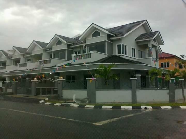 Makmur Homestay Taiping Eksteriør billede